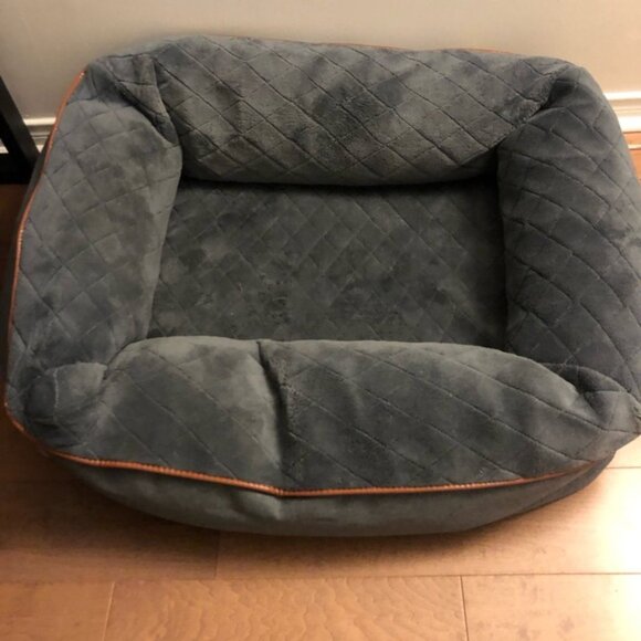 BeOneBreed Snuggly Dog Bed - Picture 2 of 5